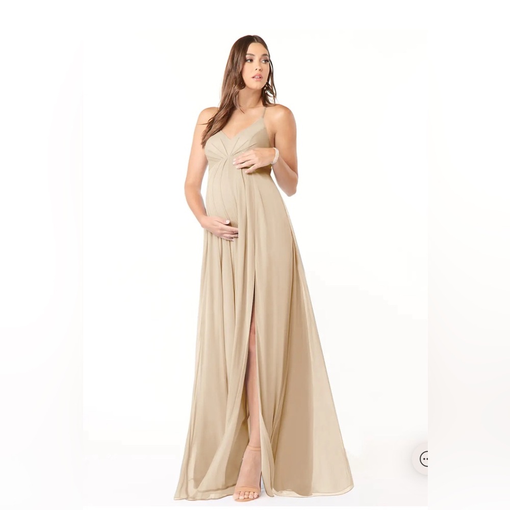 Maternity bridesmaid dress. - Picture 1 of 3